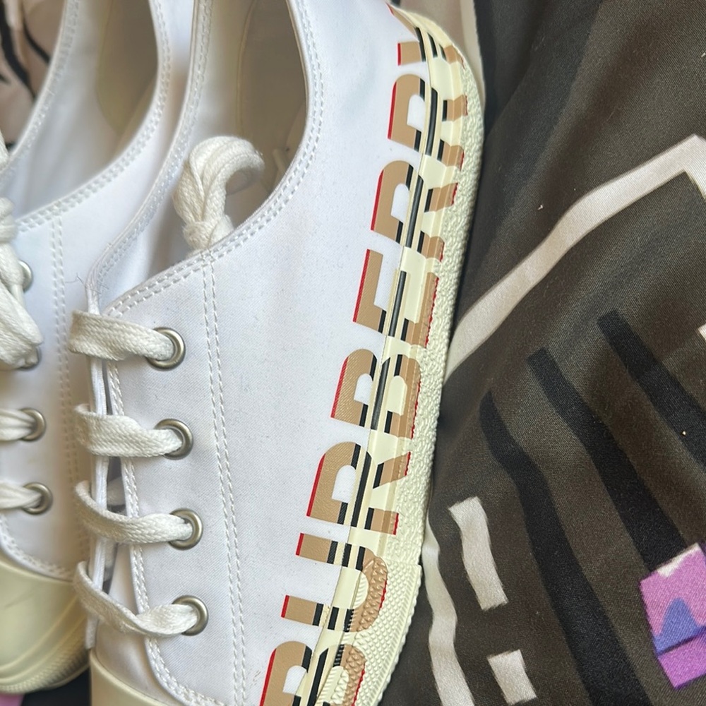 Burberry White Sneakers with Distinctive Midsole Design